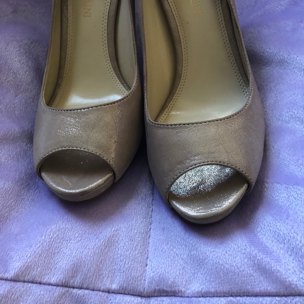 Heels - Picture 3 of 5